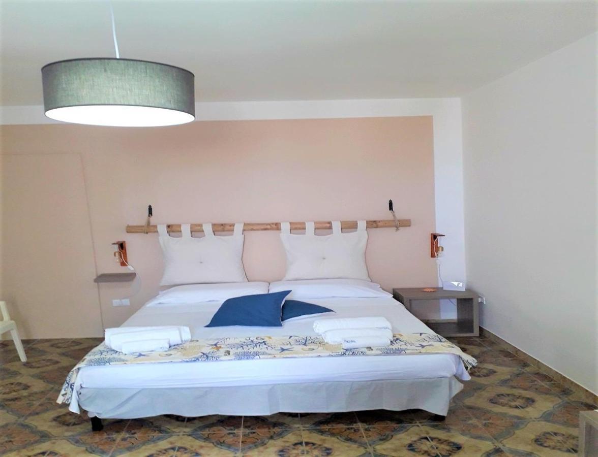 Estasi Sul Mare Bed & Breakfast ปอร์โตเชซาเรโอ ภายนอก รูปภาพ
