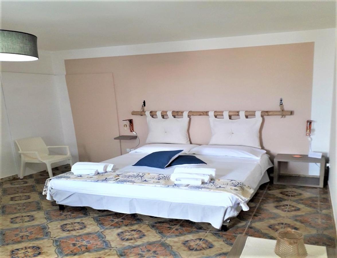 Estasi Sul Mare Bed & Breakfast ปอร์โตเชซาเรโอ ภายนอก รูปภาพ