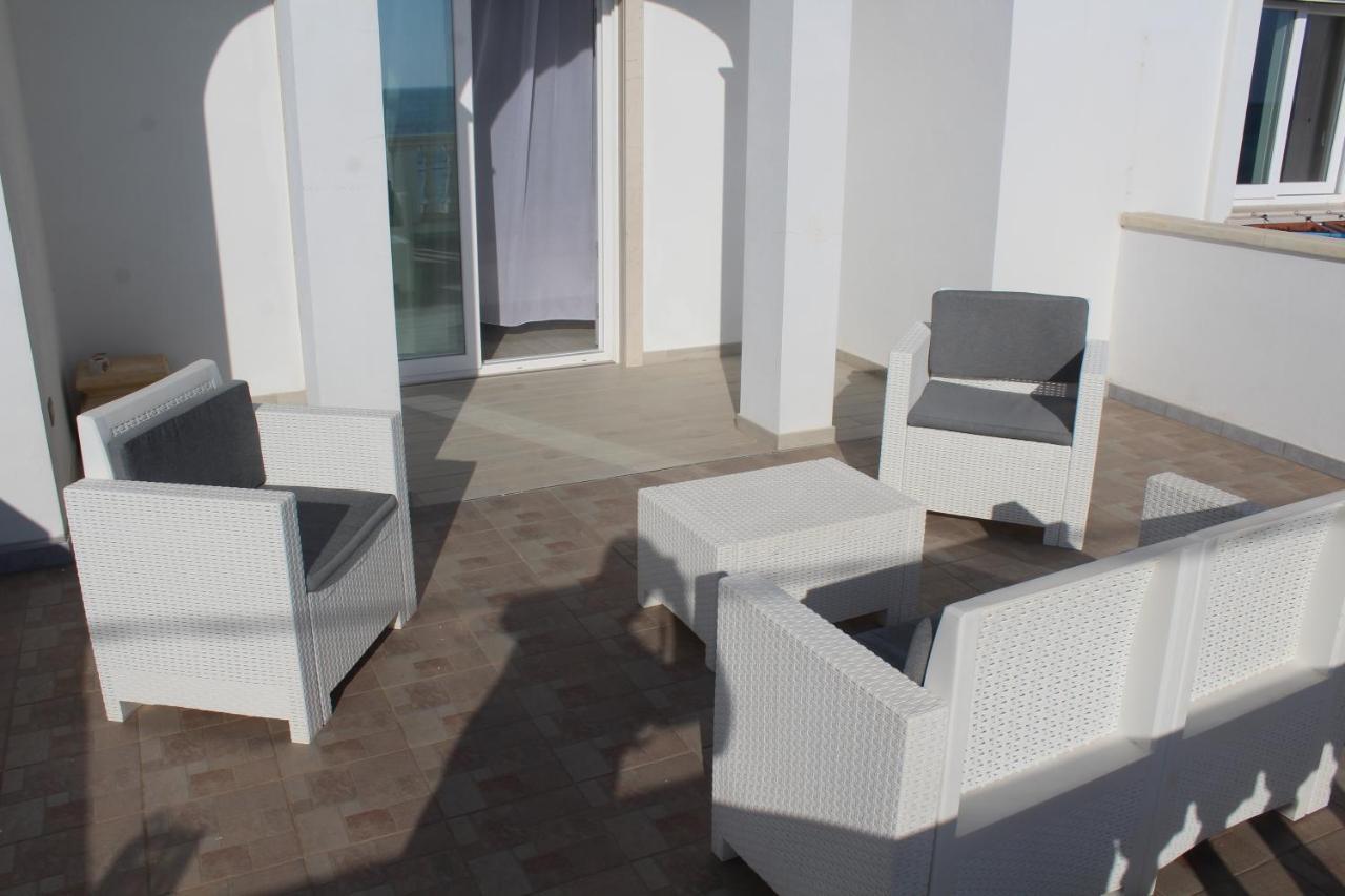 Estasi Sul Mare Bed & Breakfast ปอร์โตเชซาเรโอ ภายนอก รูปภาพ