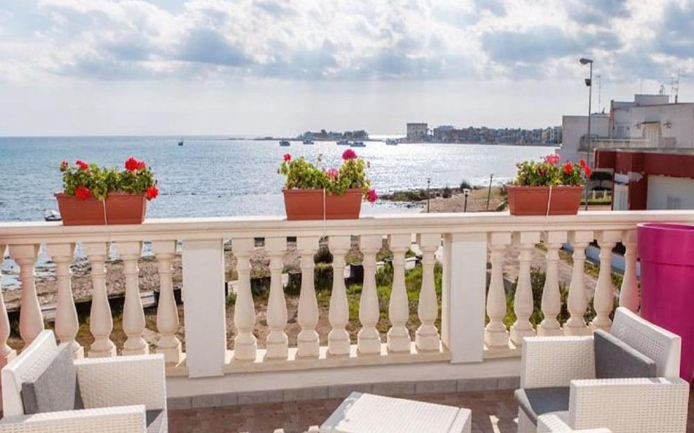Estasi Sul Mare Bed & Breakfast ปอร์โตเชซาเรโอ ภายนอก รูปภาพ